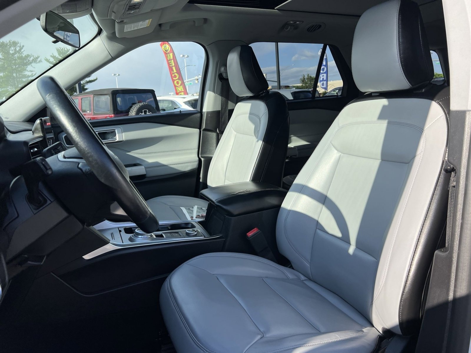 Certified 2021 Ford Explorer XLT w/ Equipment Group 202A AWD/4WD image 13