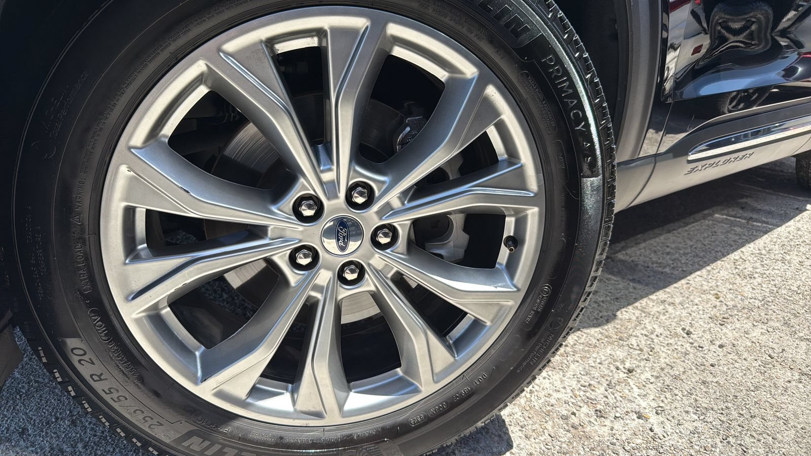 Certified 2024 Ford Explorer Limited RWD image 27