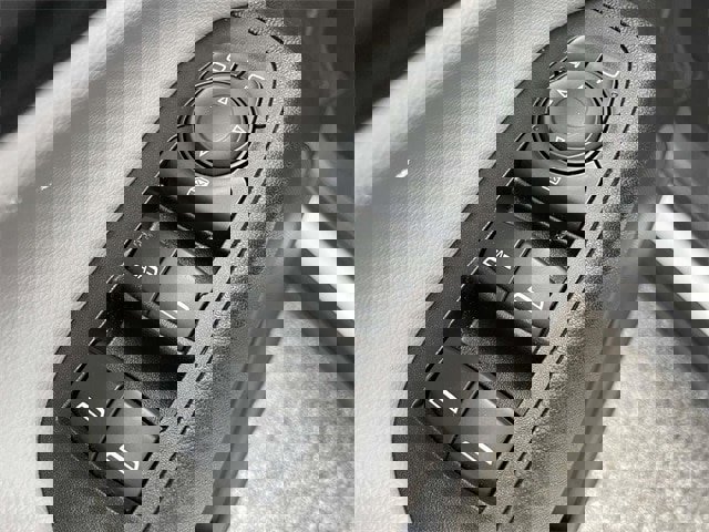 Used 2023 Chevrolet Equinox LT image 21