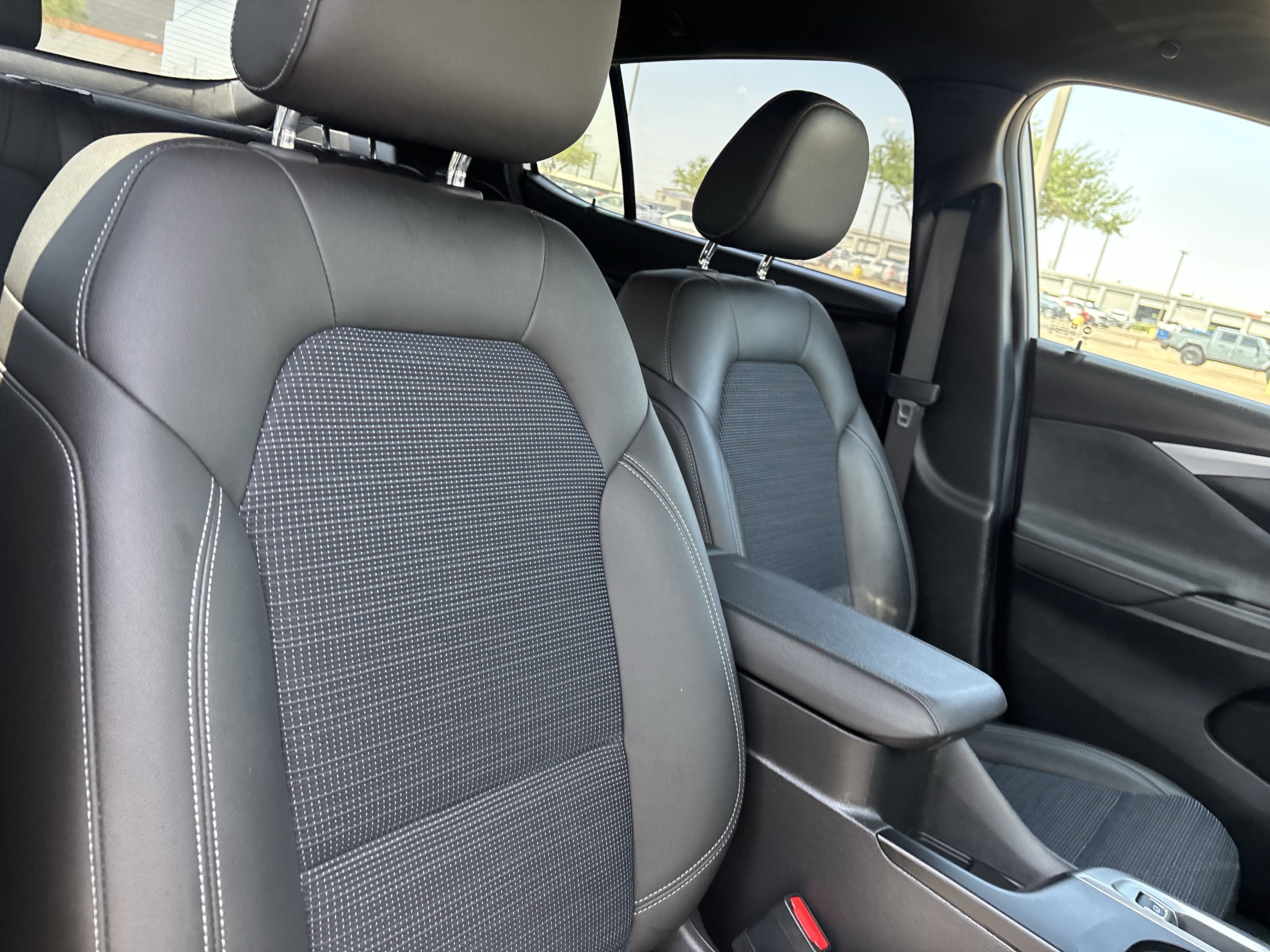 Used 2025 Buick Envista Preferred image 25