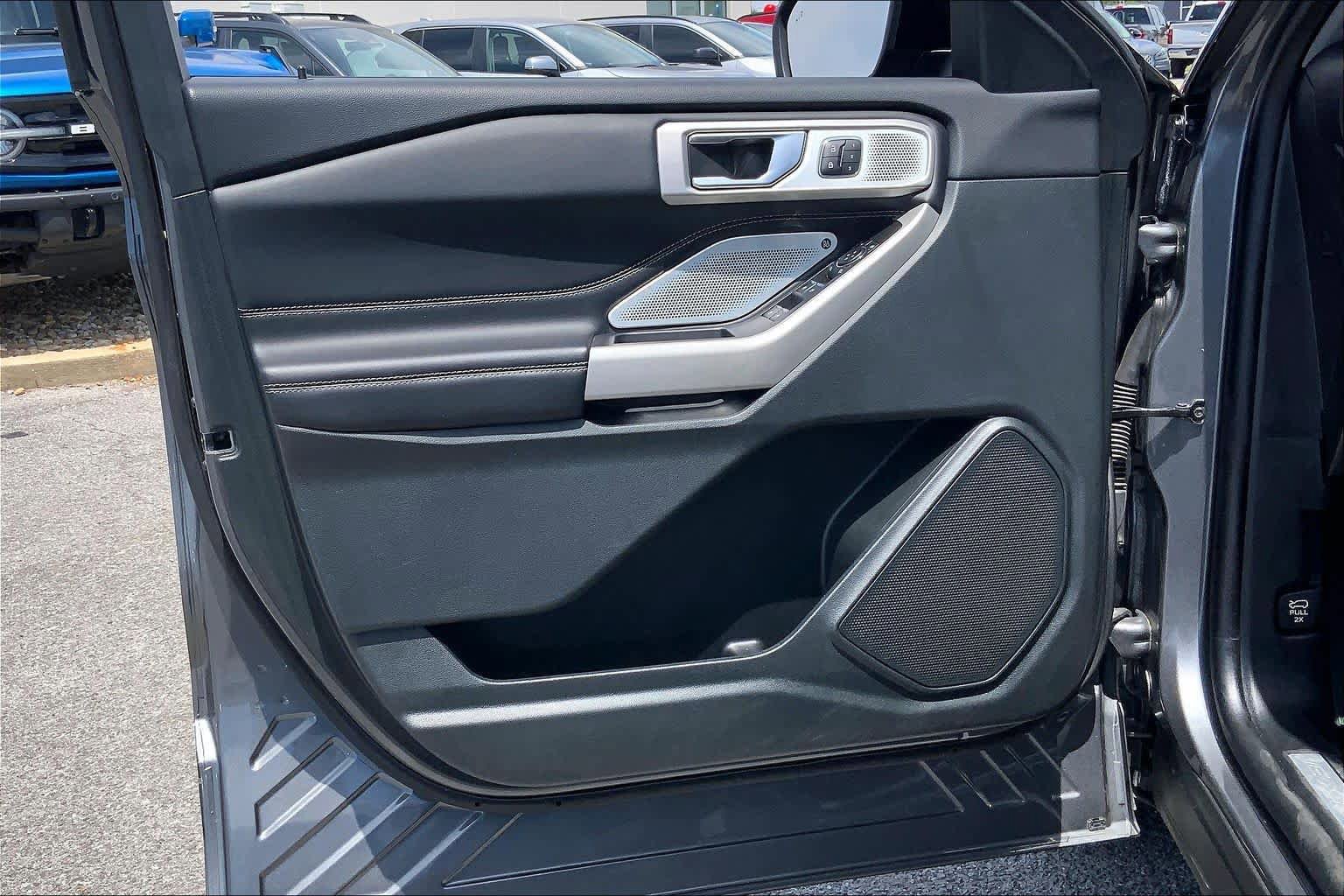 Certified 2024 Ford Explorer Limited w/ Limited Technology Package RWD image 21