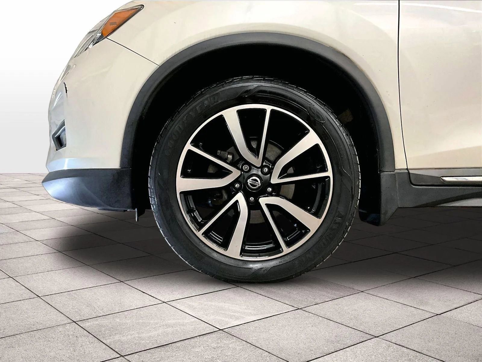 Used 2019 Nissan Rogue SL w/ Premium Package AWD/4WD image 8