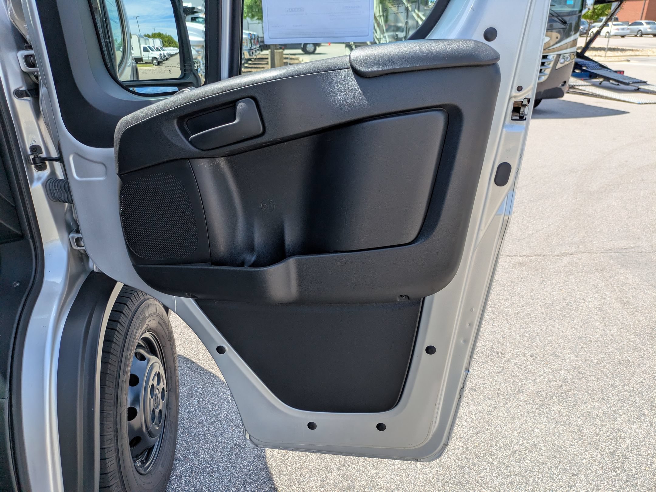 Used 2023 RAM ProMaster 2500 FWD image 29