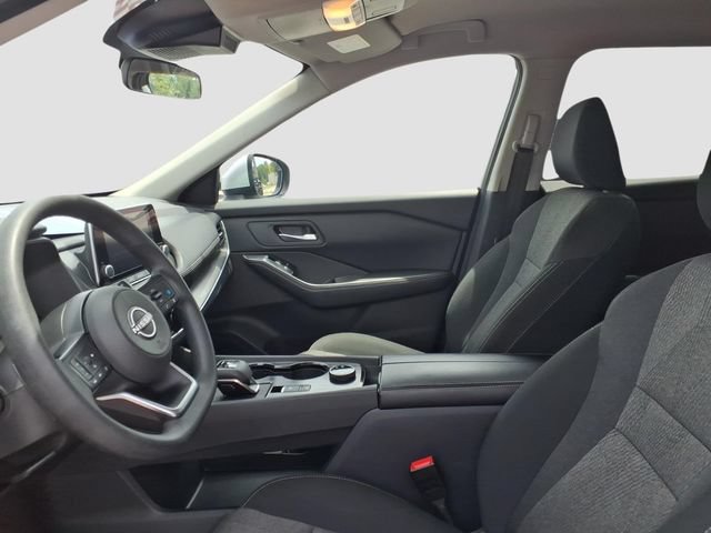 Used 2024 Nissan Rogue SV AWD/4WD image 7