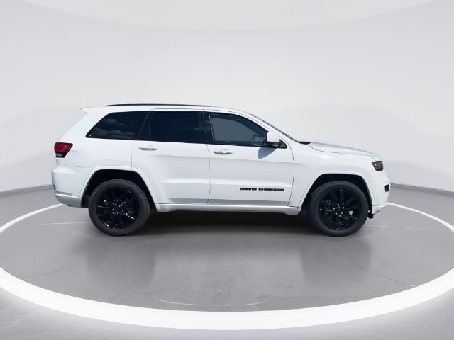 Used 2020 Jeep Grand Cherokee Altitude AWD/4WD image 8
