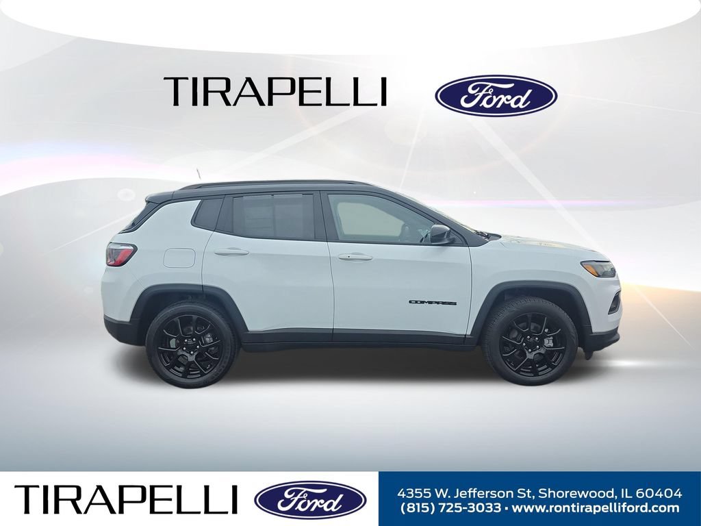 Used 2022 Jeep Compass Latitude FWD image 10