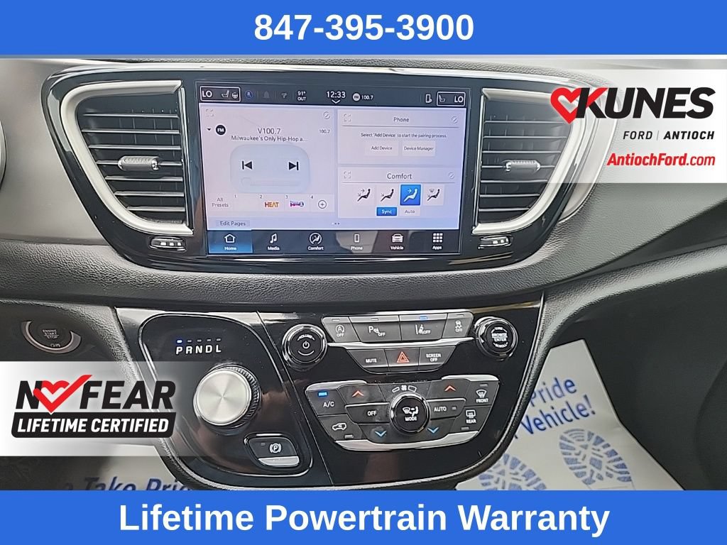 Used 2025 Chrysler Pacifica Select FWD image 19