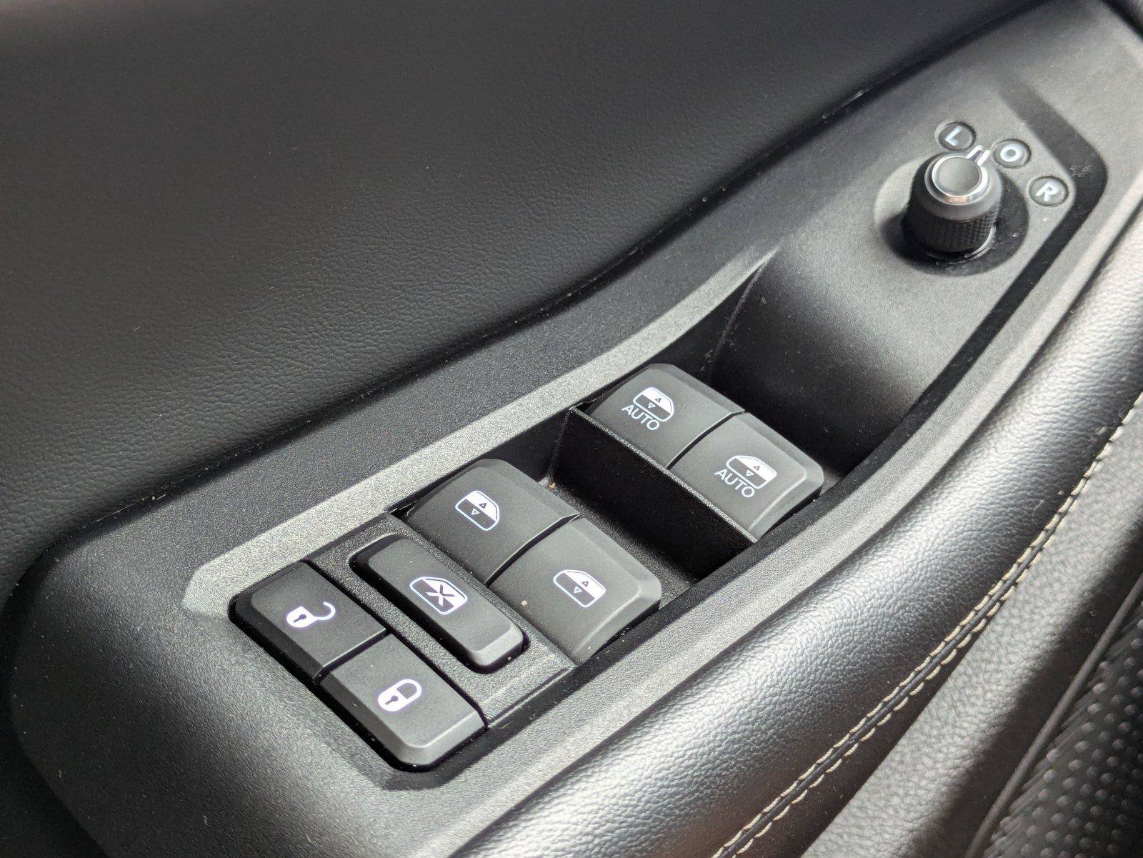 Used 2023 Jeep Grand Cherokee Limited AWD/4WD image 30