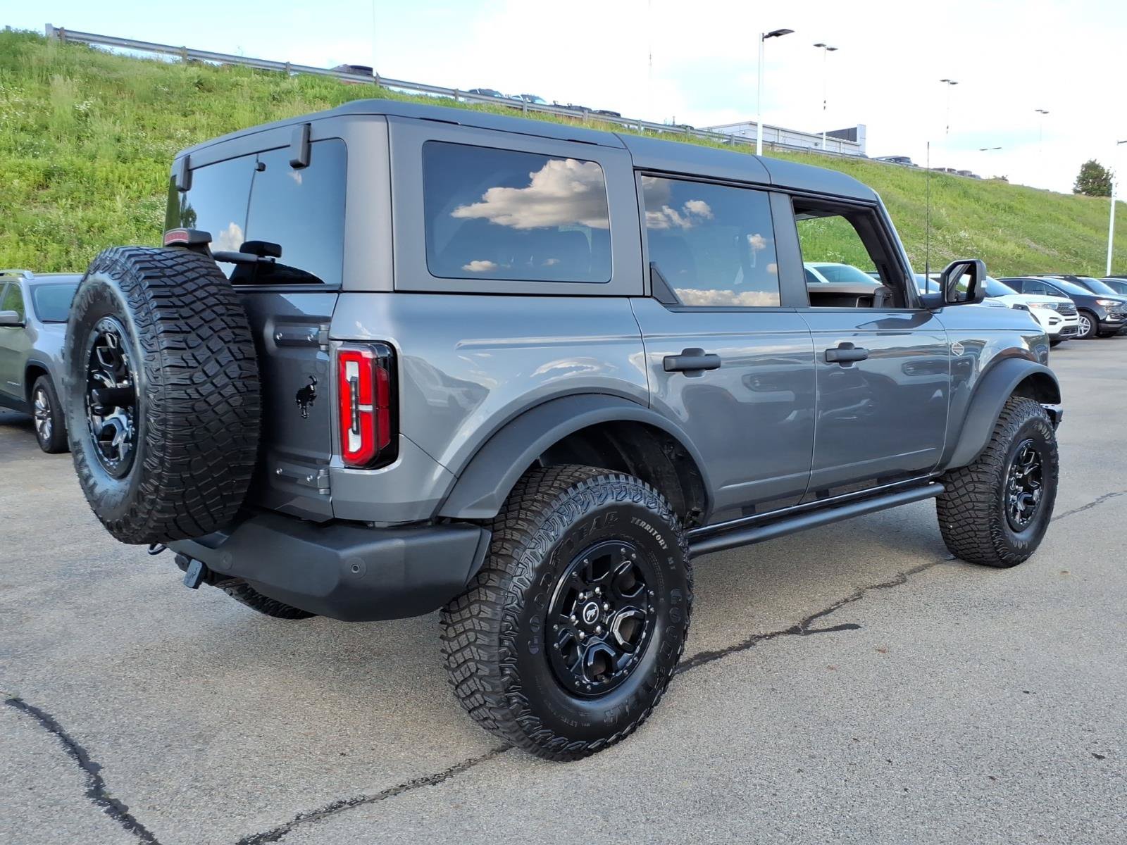 Certified 2024 Ford Bronco Wildtrak AWD/4WD image 6