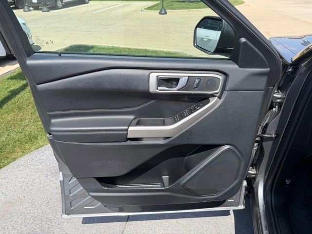 Certified 2023 Ford Explorer XLT image 9