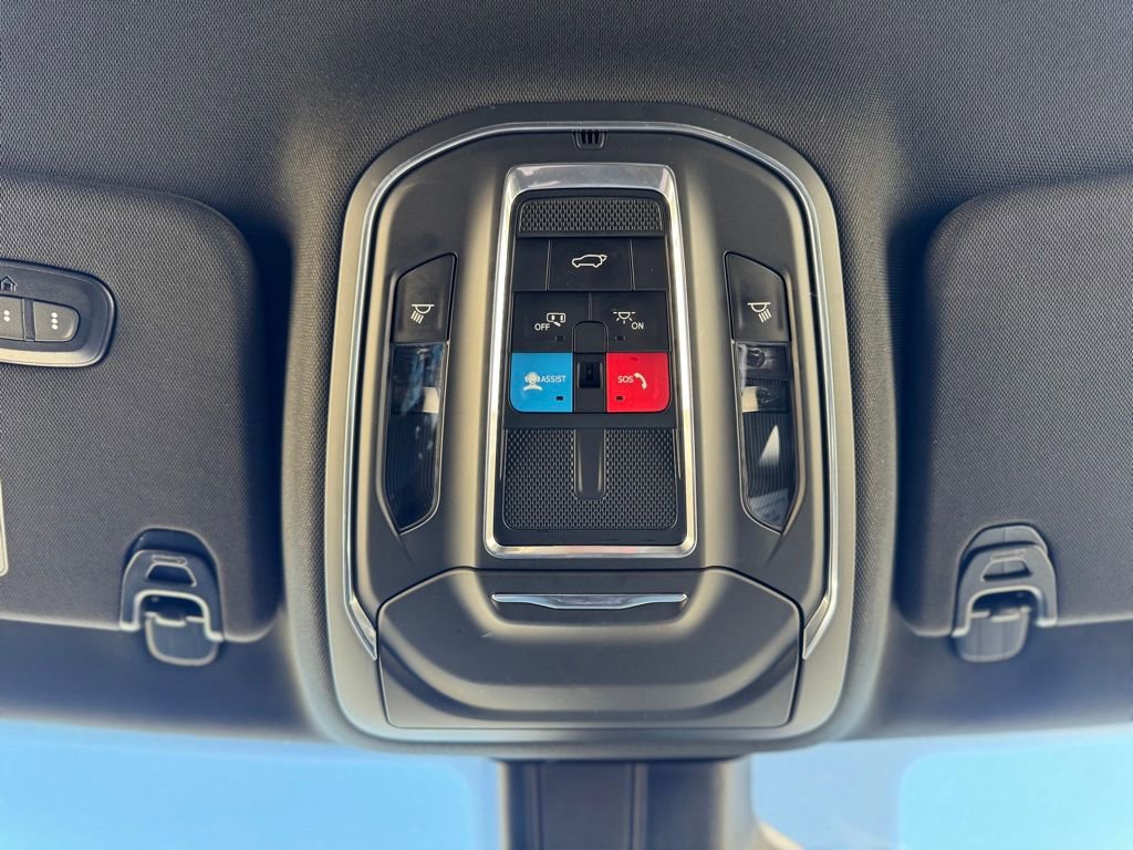 Used 2024 Jeep Wagoneer Series II w/ Flexible Seating Group image 30