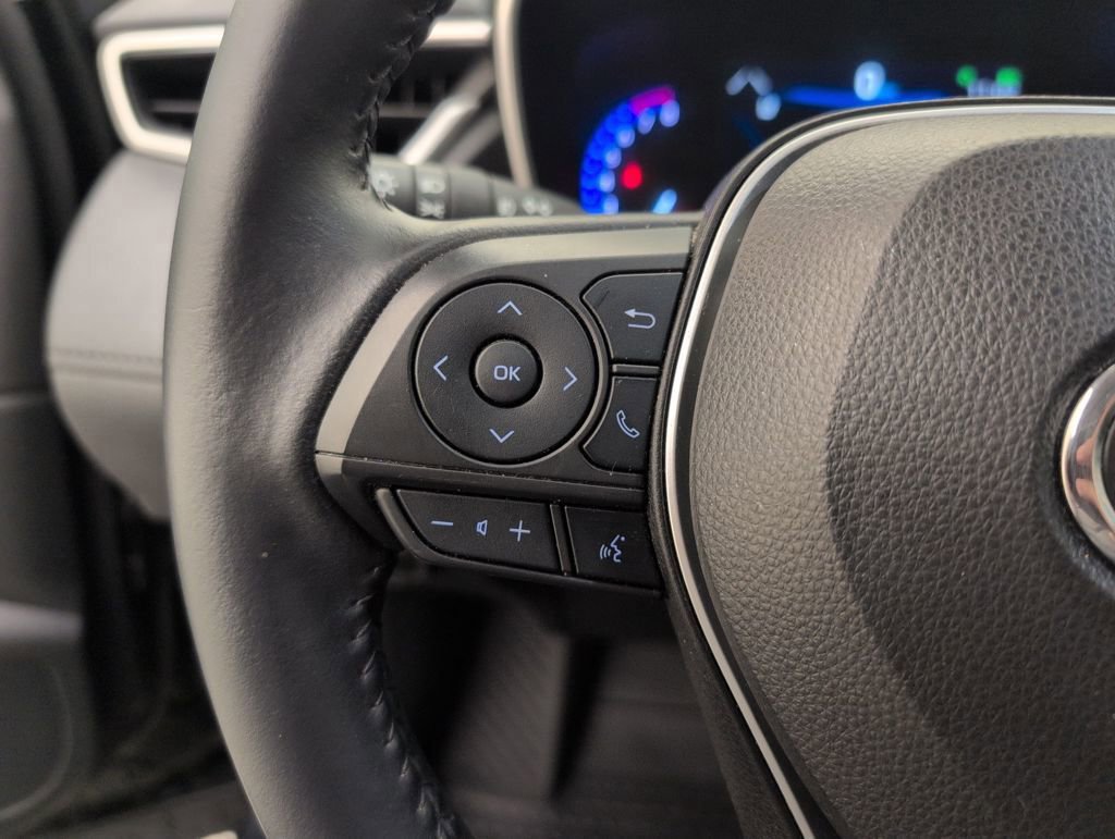 Used 2022 Toyota Corolla Cross XLE image 39