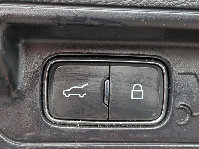 Certified 2021 Ford Explorer XLT w/ Equipment Group 202A AWD/4WD image 19