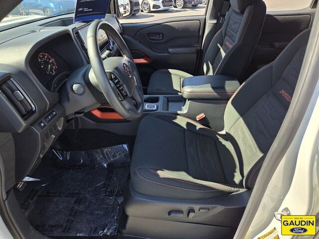Used 2026 Nissan Frontier PRO-4X w/ Tow Package AWD/4WD image 11