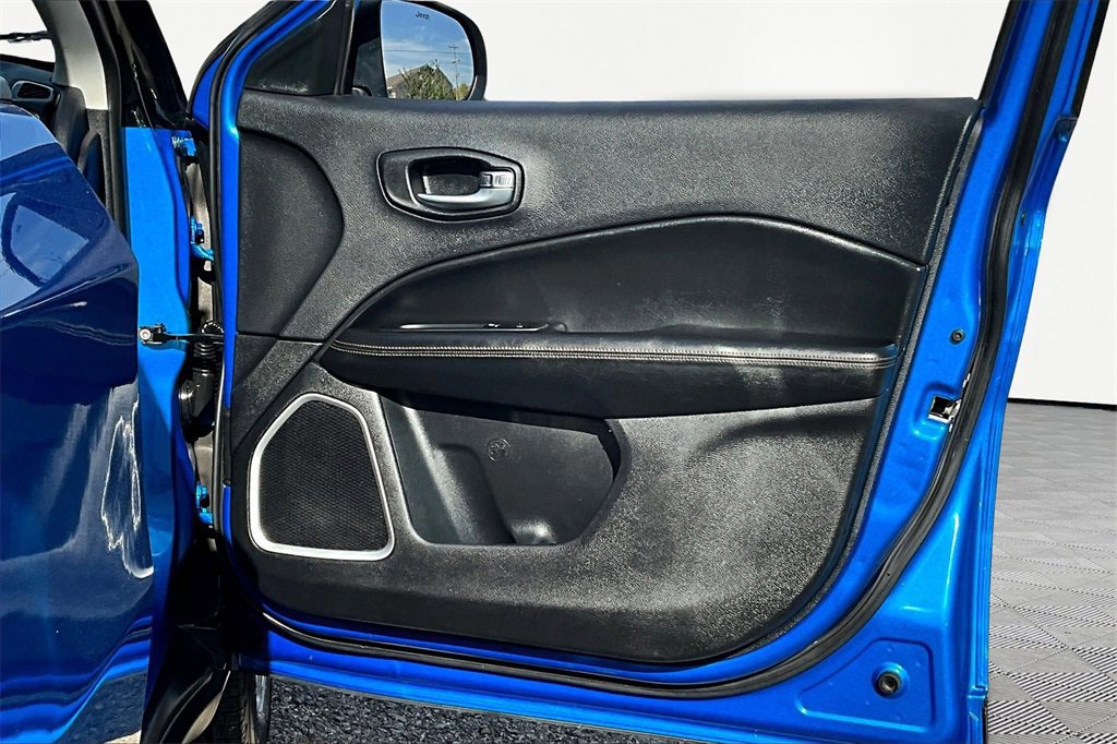 Used 2019 Jeep Compass Limited image 24