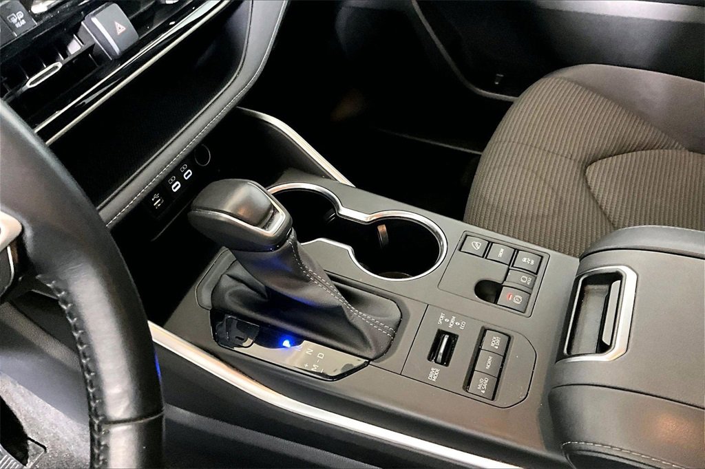 Used 2024 Toyota Highlander LE image 13