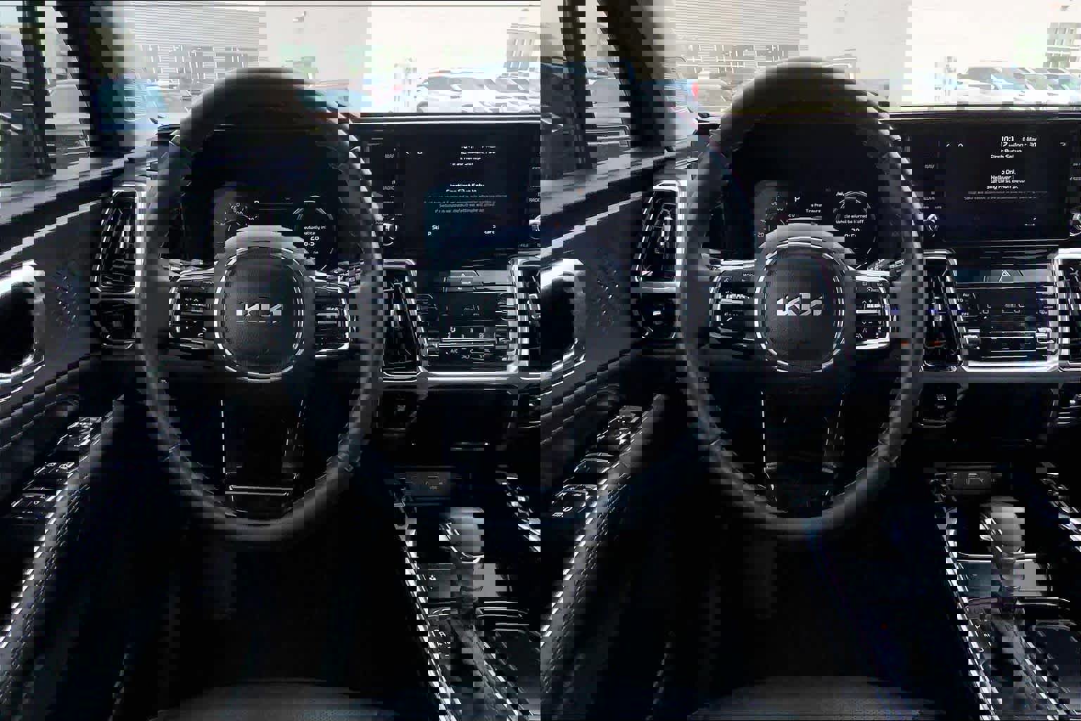 Used 2023 Kia Sorento SX image 8