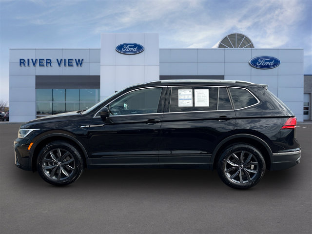 Used 2023 Volkswagen Tiguan SE AWD/4WD image 3