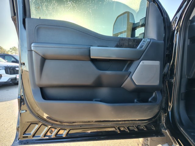 Certified 2023 Ford F250 Lariat w/ Chrome Package AWD/4WD image 10