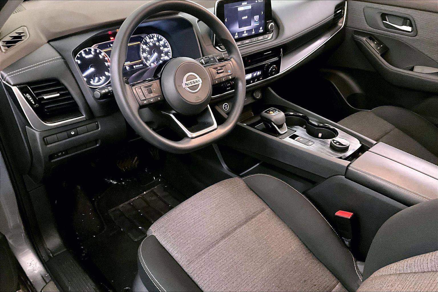 Used 2021 Nissan Rogue SV image 12