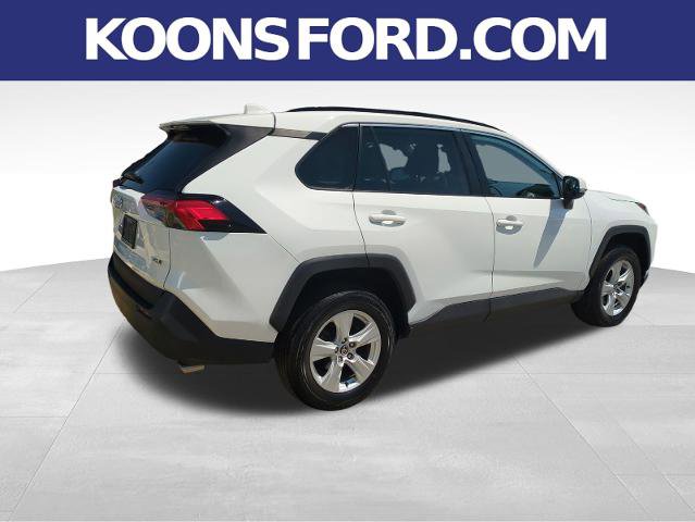 Used 2021 Toyota RAV4 XLE w/ Convenience Package FWD image 5
