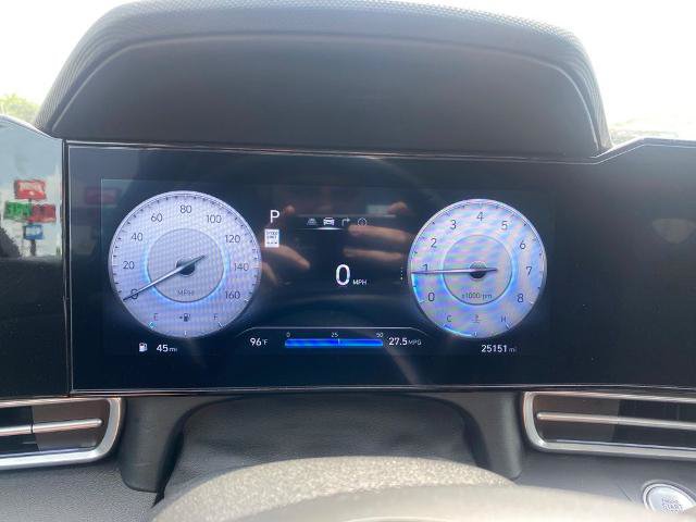 Used 2025 Hyundai Elantra SEL FWD image 19