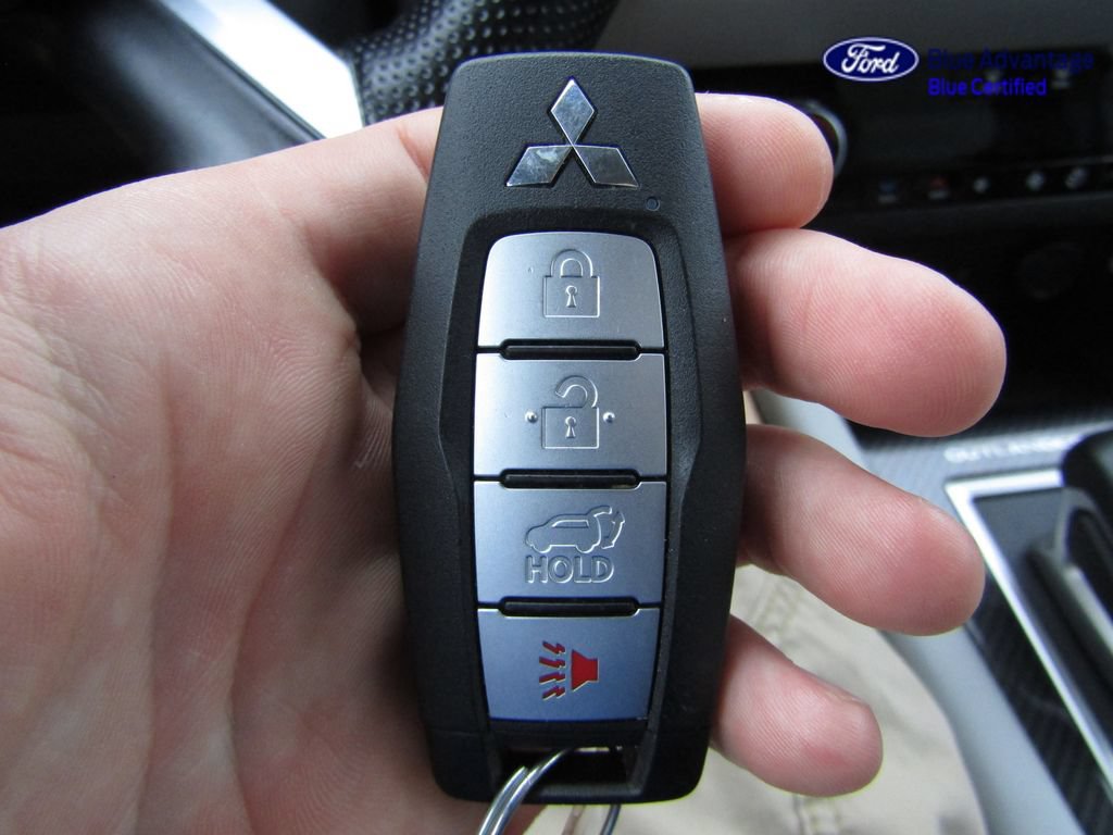 Used 2024 Mitsubishi Outlander SEL AWD/4WD image 42