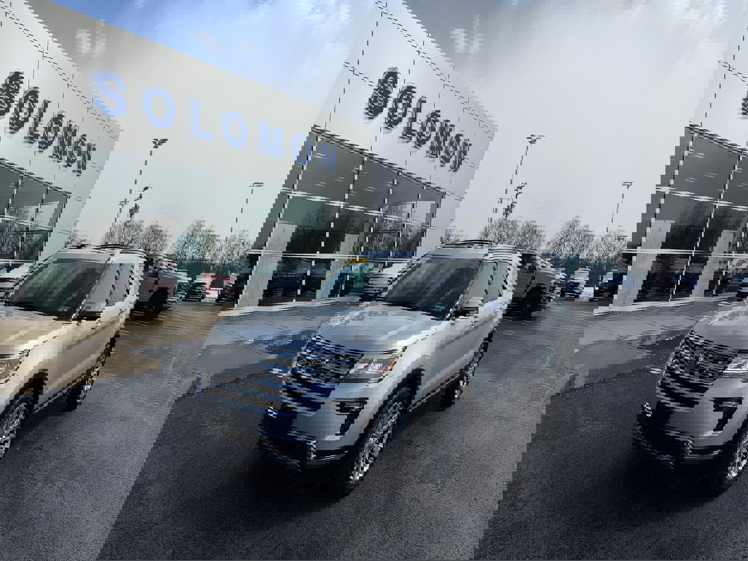 Certified 2019 Ford Explorer Limited w/ Class III Trailer Tow Package image 2