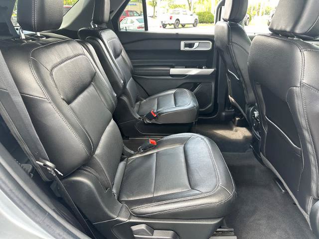 Certified 2022 Ford Explorer Limited w/ Equipment Group 301A AWD/4WD image 35