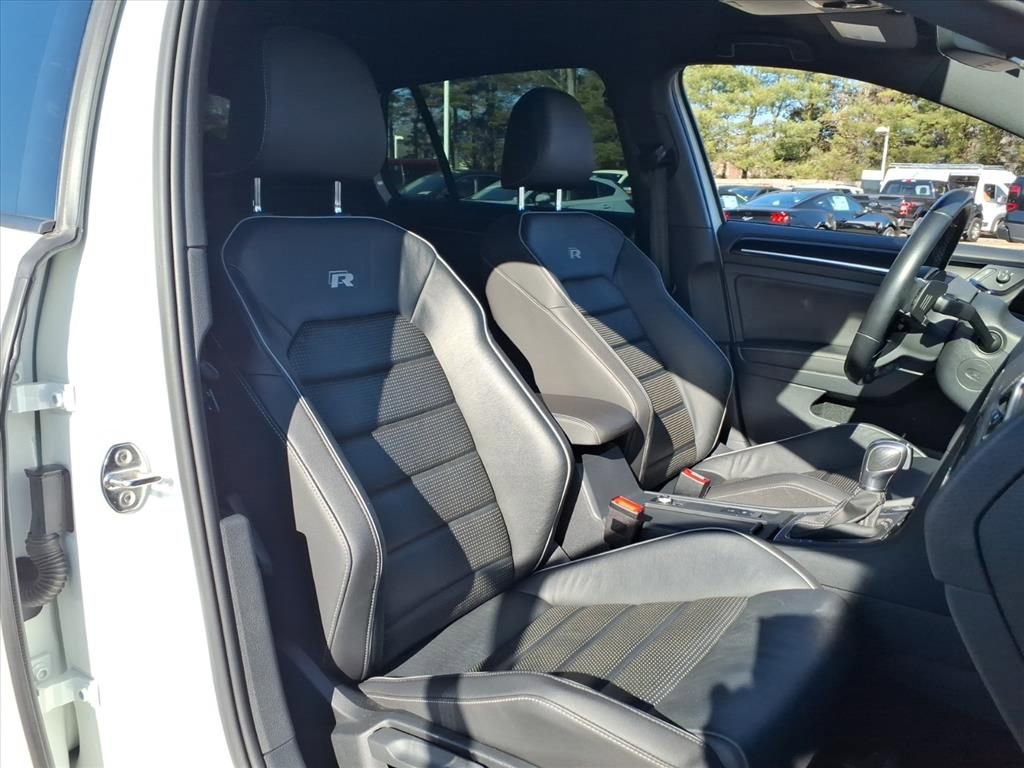 Used 2018 Volkswagen Golf R 4-Door image 10