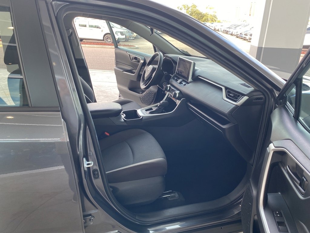 Used 2023 Toyota RAV4 LE image 17