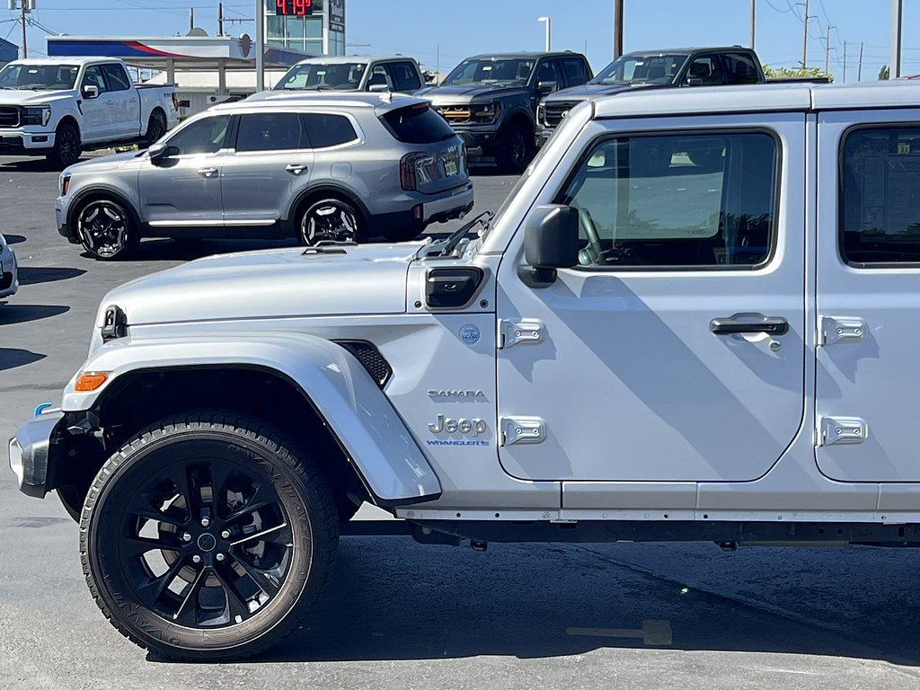 Used 2024 Jeep Wrangler Unlimited Sahara AWD/4WD image 11