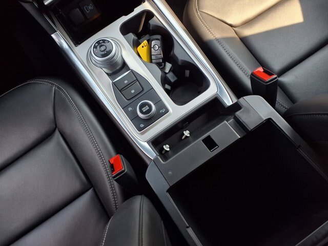 Certified 2024 Ford Explorer XLT w/ Equipment Group 202A AWD/4WD image 15