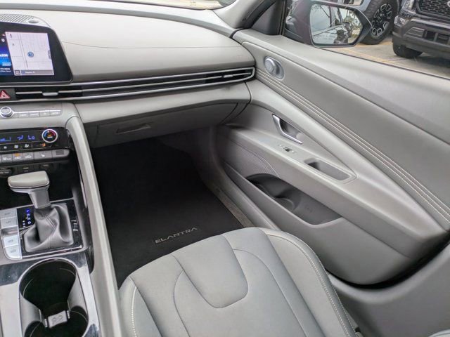 Used 2023 Hyundai Elantra SEL w/ Convenience Package image 14