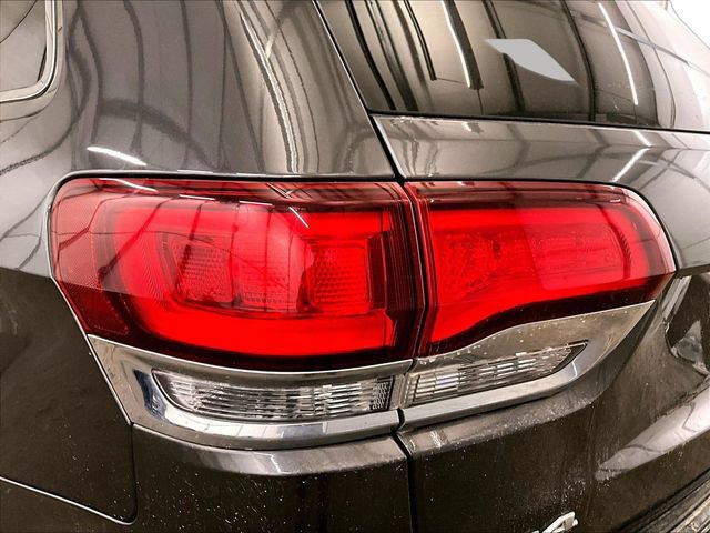 Used 2021 Jeep Grand Cherokee Laredo AWD/4WD image 28
