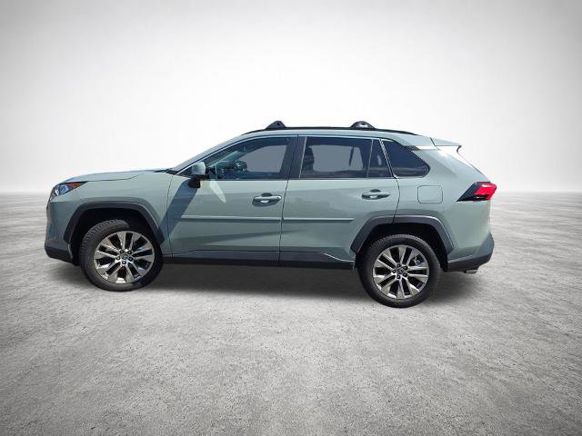 Used 2021 Toyota RAV4 XLE Premium AWD/4WD image 5