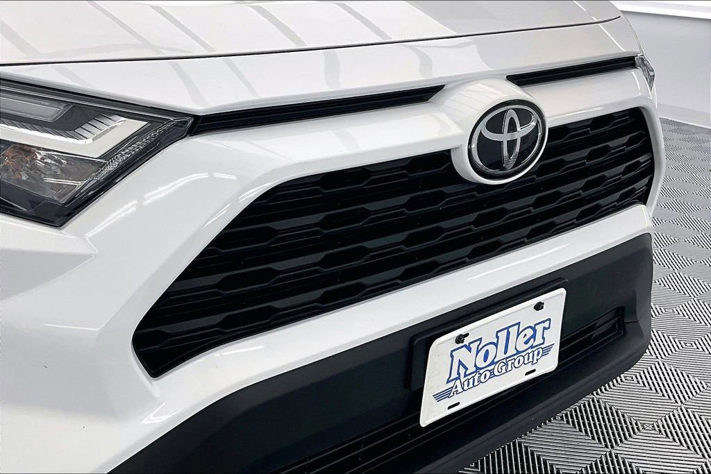 Used 2025 Toyota RAV4 XLE AWD/4WD image 28