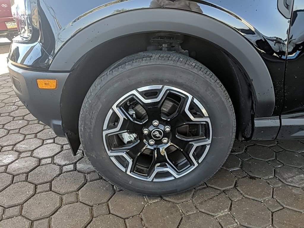 Certified 2025 Ford Bronco Sport Outer Banks w/ Outer Banks Tech Package+ AWD/4WD image 10