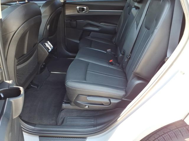 Used 2022 Kia Sorento S image 17