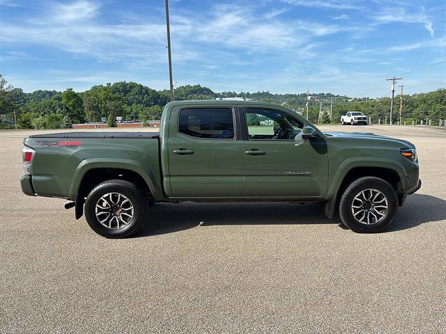 Used 2022 Toyota Tacoma TRD Sport w/ Technology Package AWD/4WD image 5