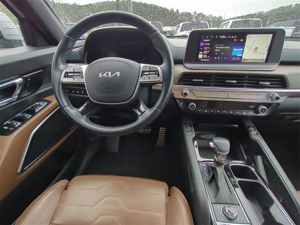 Used 2022 Kia Telluride SX w/ SX Prestige Package image 16
