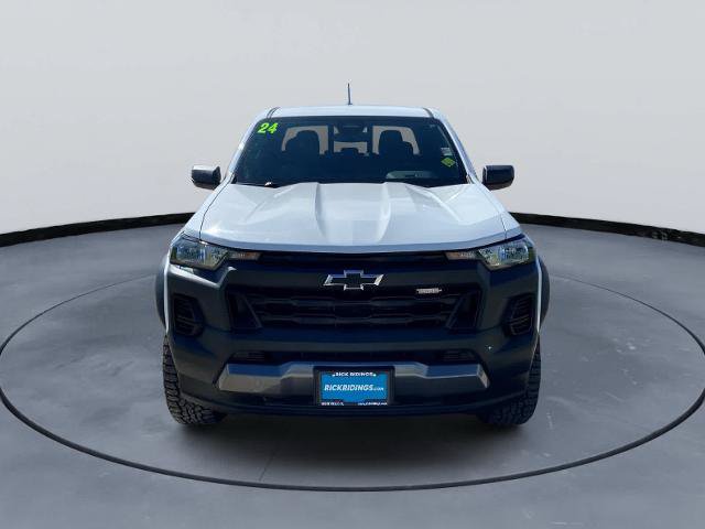 Used 2024 Chevrolet Colorado Trail Boss w/ Advanced Trailering Package AWD/4WD image 2