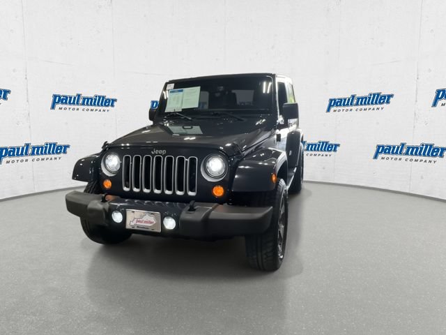 Used 2018 Jeep Wrangler Sahara w/ Connectivity Group AWD/4WD image 4
