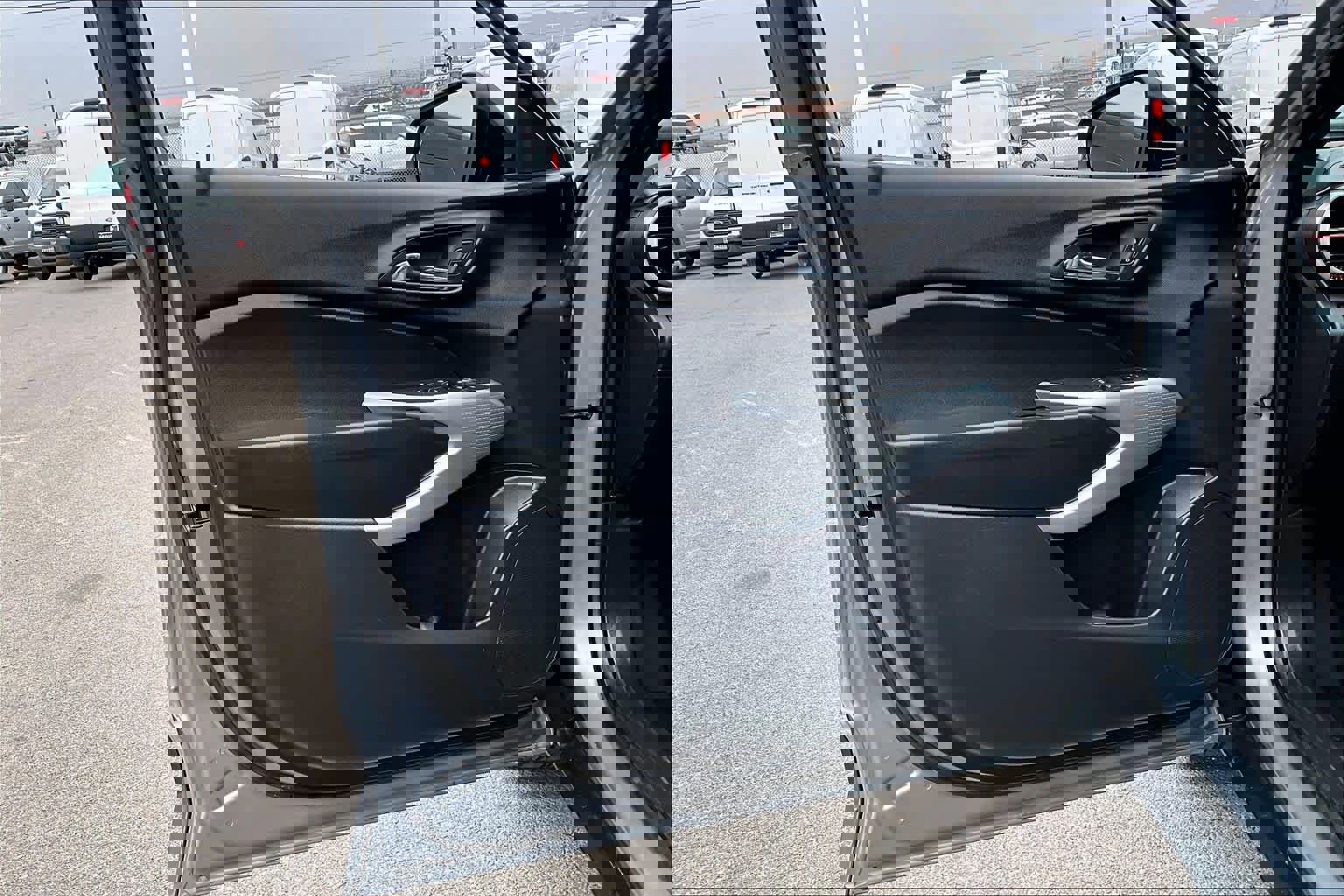 Used 2025 Chevrolet Trax RS w/ Driver Confidence Package image 21