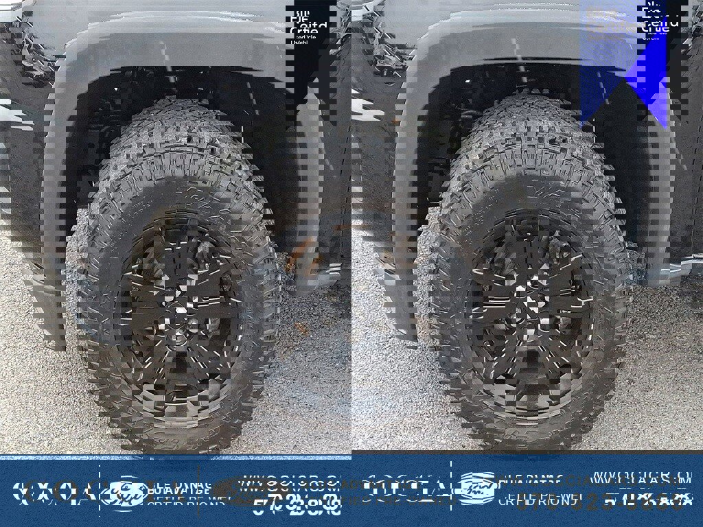 Used 2019 Chevrolet Colorado Z71 w/ Z71 Midnight Edition image 8