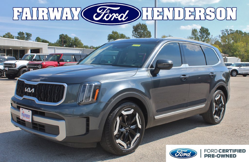 Used 2023 Kia Telluride EX w/ EX Captain's Chair Package