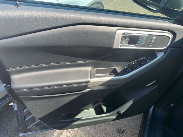 Certified 2022 Ford Explorer XLT w/ Class IV Trailer Tow Package image 17