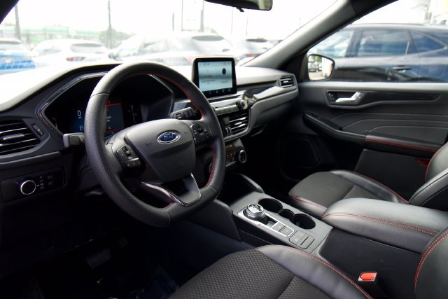 Certified 2025 Ford Escape ST-Line FWD image 13