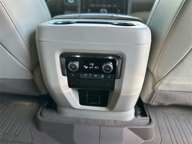 Used 2025 GMC Yukon Denali image 24