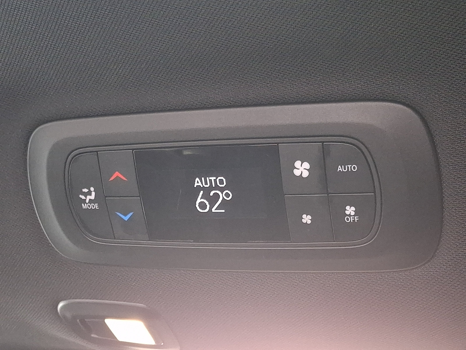 Used 2025 Chrysler Pacifica Limited FWD image 12